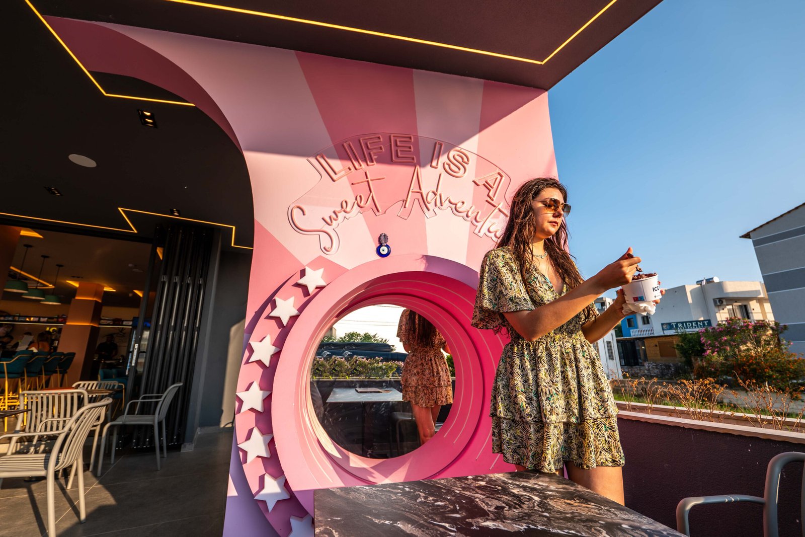 Ice Roll Albania - fresh ice creams, crepes, waffles, pancakes, coffee, lounge are with music in Saranda & Ksamil