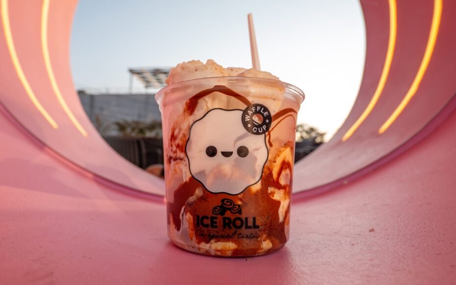 Ice Roll Albania - fresh ice creams, crepes, waffles, pancakes, coffee, lounge are with music in Saranda & Ksamil